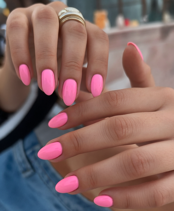Simple Round Nails for Summer 2025 – Inspo for Gel, Acrylic, and Dip Designs That Last