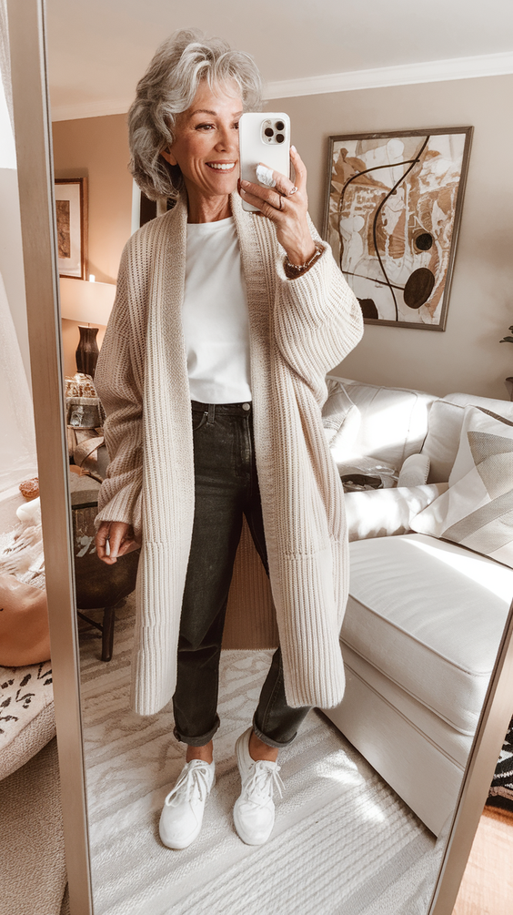 Fall Fashion Outfits 2025 for Women Over 60: Elegant and Comfortable Looks to Try