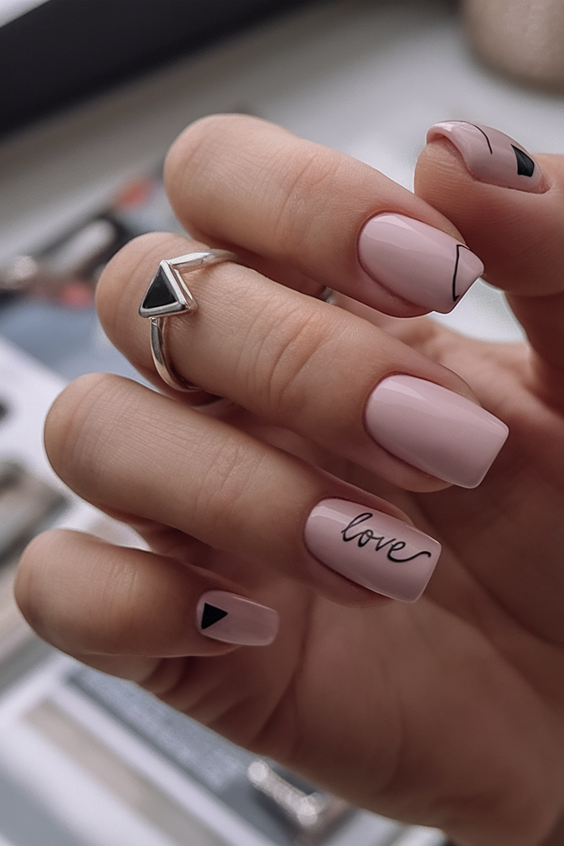 Trendy Minimalist Fall Nails 2025 Looks: Chic and Simple Designs for Autumn-Inspired Manicures