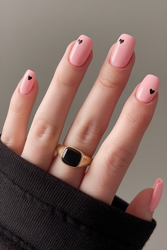 Trendy Minimalist Fall Nails 2025 Looks: Chic and Simple Designs for Autumn-Inspired Manicures
