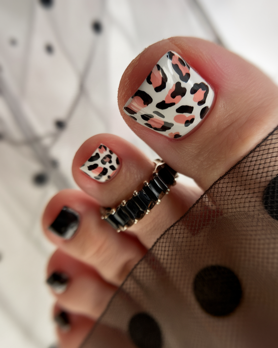 Trendy Fall Toe Nail Colors 2025: The Top Must-Try Pedicure Shades for This Autumn