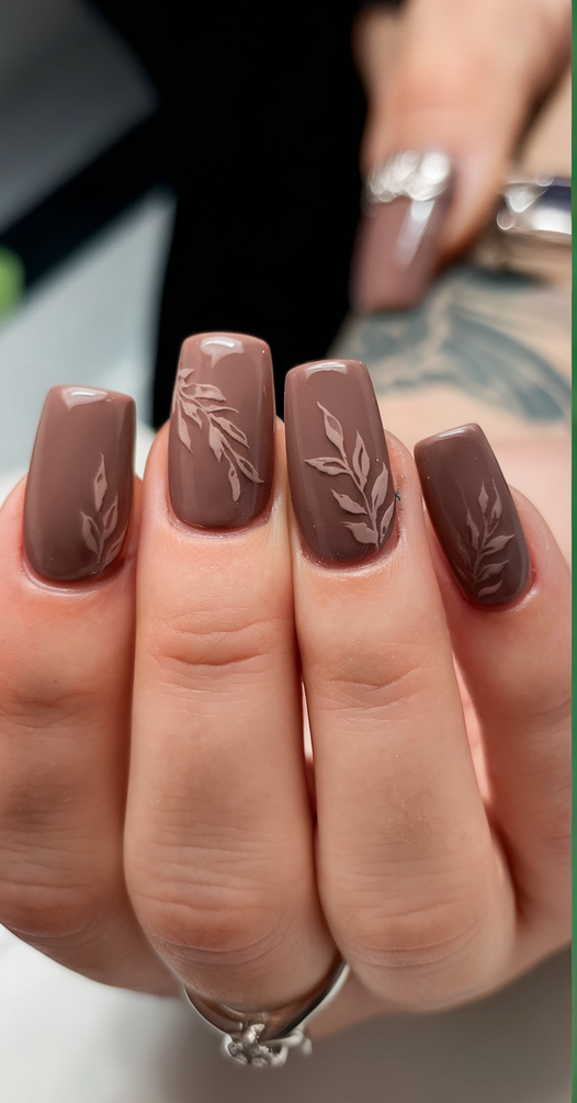 Stylish Early Fall Nail Ideas 2025: Top Trends, Colors, and Designs for Seasonal Inspiration