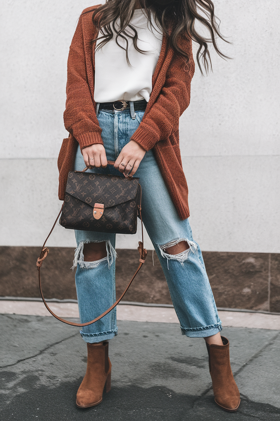 Chic Fall Outfits with Jeans 2025: Trendy Ideas for Women, Boots, Sneakers, and Jackets