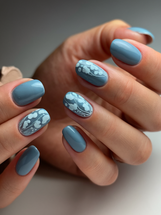 Trendy Minimalist Fall Nails 2025 Looks: Chic and Simple Designs for Autumn-Inspired Manicures