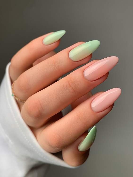 Fall Oval-Shaped Nails Ideas 2025 to Inspire Your Next Cozy Season Manicure with Elegant Designs