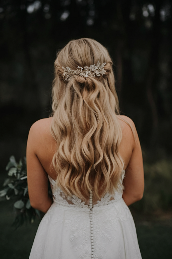 Fall Hairstyle for Long Hairs 2025: Romantic Braids, Waves, and Trendy Seasonal Styles to Copy
