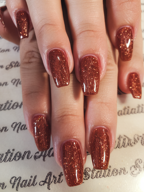 Stylish Fall Cat Eye Nails 2025 – Magnetic Designs That Will Elevate Your Autumn Look Instantly
