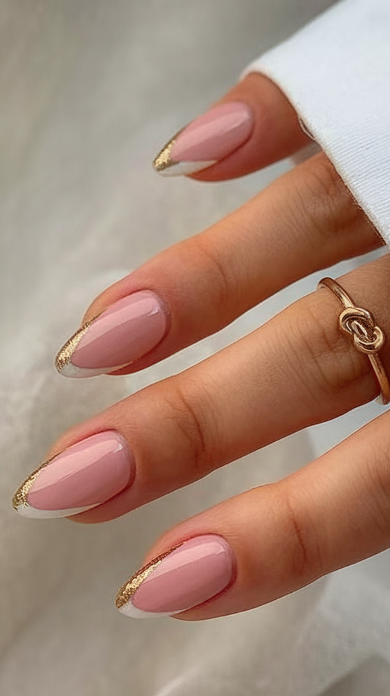 Fall Oval-Shaped Nails Ideas 2025 to Inspire Your Next Cozy Season Manicure with Elegant Designs