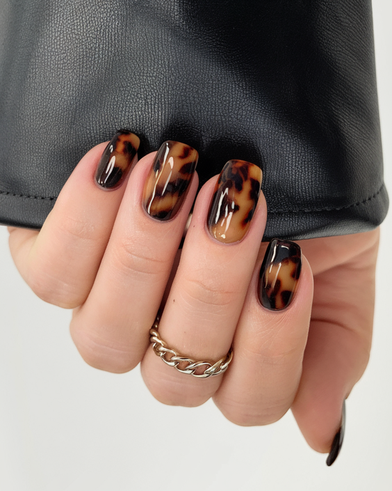 Fall Tortoiseshell Nails 2025: 20 Trendy Designs to Elevate Your Seasonal Manicure Game