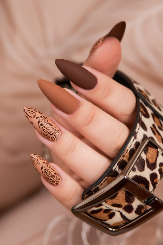 Chic and Cozy Brown Fall Nail Designs to Wear in Autumn 2025