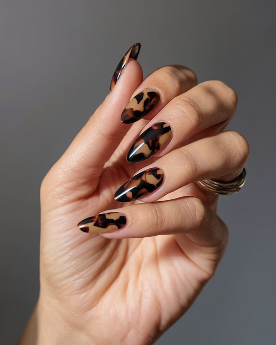 Fall Tortoiseshell Nails 2025: 20 Trendy Designs to Elevate Your Seasonal Manicure Game