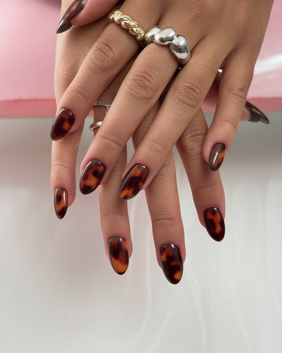 Fall Tortoiseshell Nails 2025: 20 Trendy Designs to Elevate Your Seasonal Manicure Game
