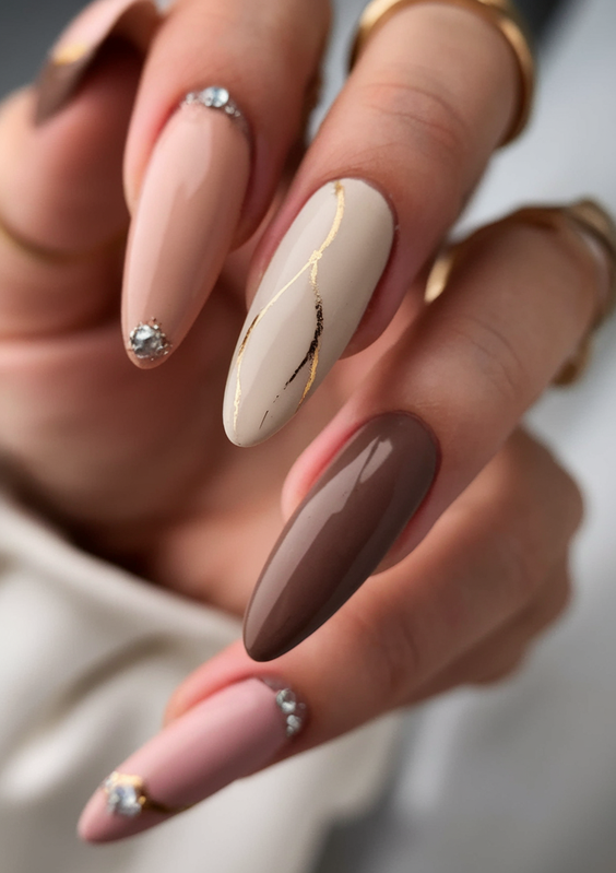 Top 2025 Fall Nail Colors: Rich Leaf Art, Glitter Trends, and OPI’s Most Popular Seasonal Shades