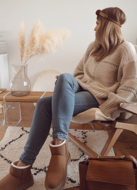 Winter 2025-2026 Uggs Outfit Inspiration: 20 Cozy Street Style Looks to Copy This Season