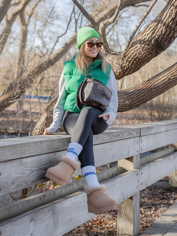 Winter 2025-2026 Uggs Outfit Inspiration: 20 Cozy Street Style Looks to Copy This Season