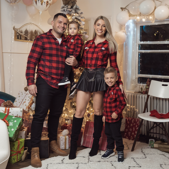 Winter 2025 2026 Family Photo Outfits Ideas for Stylish Seasonal Portraits That Feel Warm and Timeless