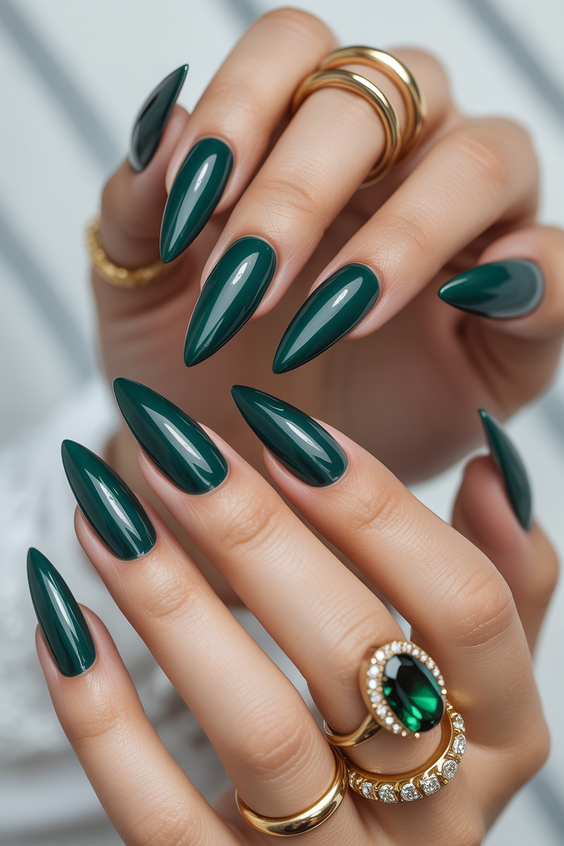 green nail designs 2026 High-Gloss Emerald Almond Drama