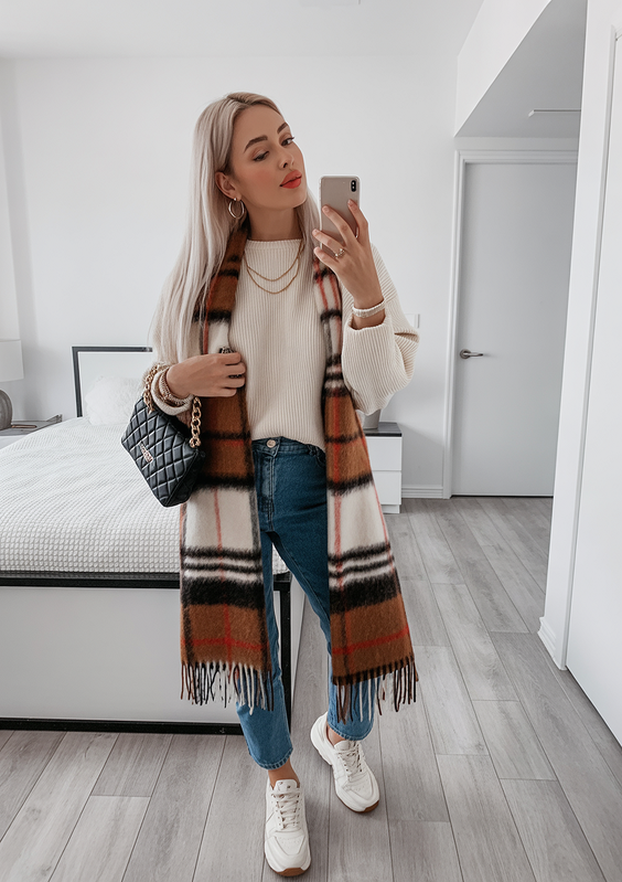 cold spring outfits Classic Scarf Styling