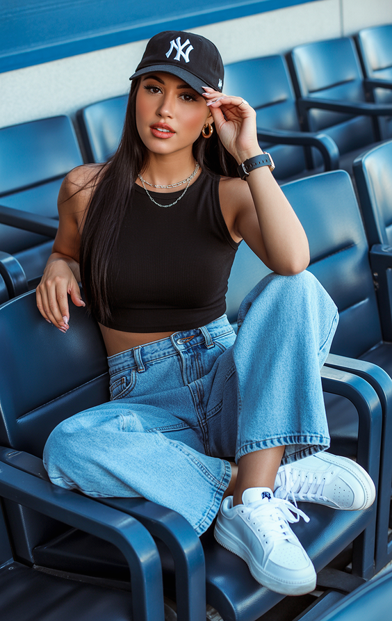 cute spring outfit with a baseball cap 2026 Sporty denim look