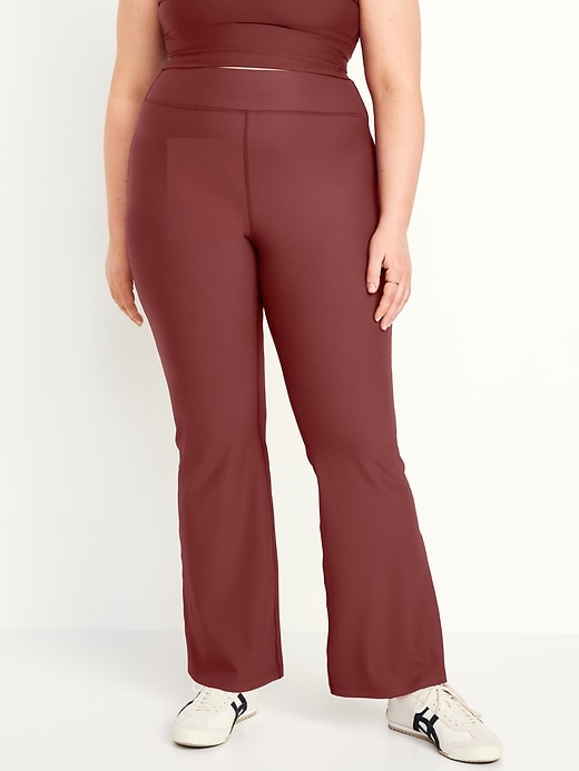 leggings Extra High-Waisted PowerSoft Rib Flare Leggings gap.com $11.49