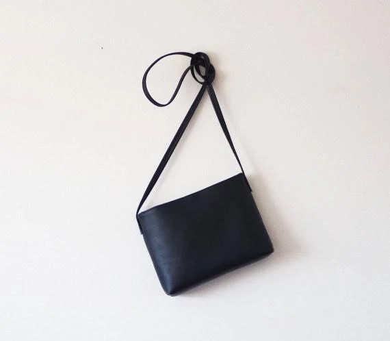 bag Minimalist Leather Crossbody Bag with Magnetic Closure Etsy - Handmadeso $49