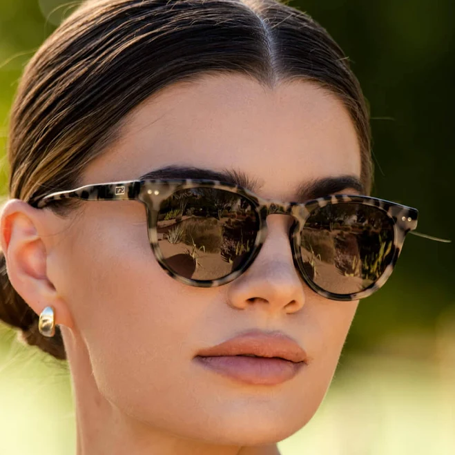 accessory Tate Round Polarized Sunglasses with Brown Gradient Lenses WMP Eyewear $49