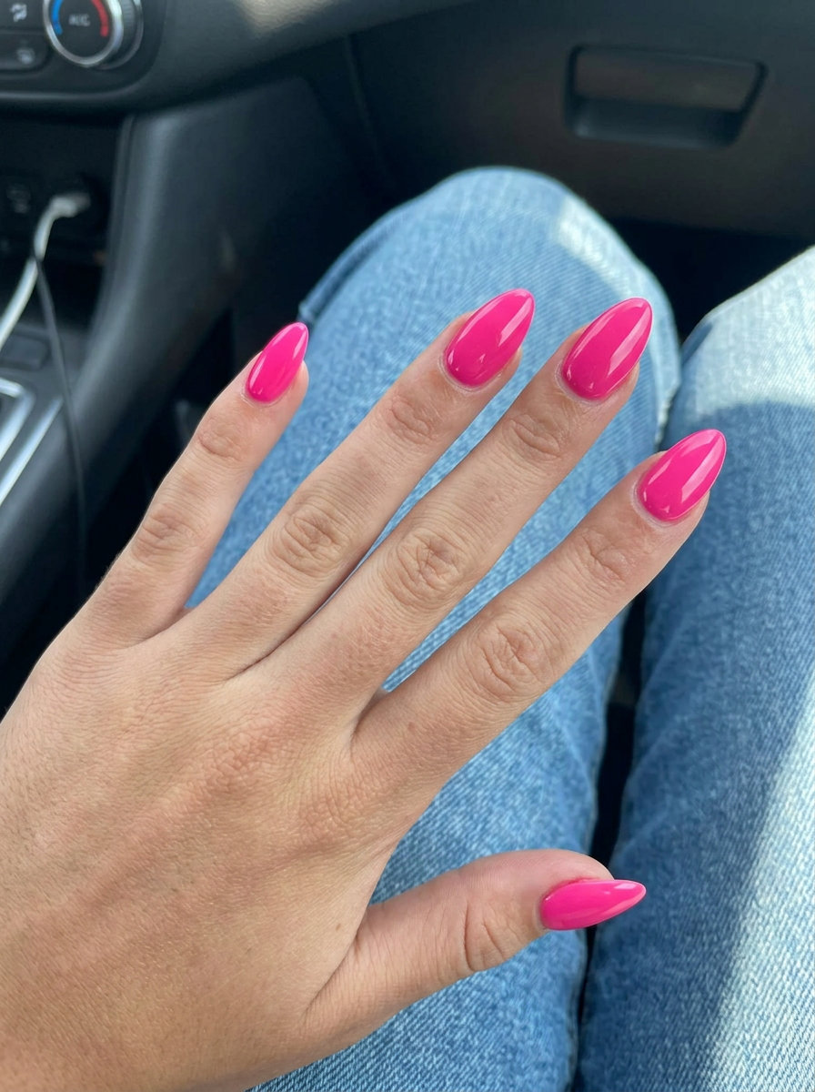 Barbie Pink Nails 2026: Vacation Glamour Glamorous Barbie pink almond nails for vacation and parties in 2026. High-gloss.