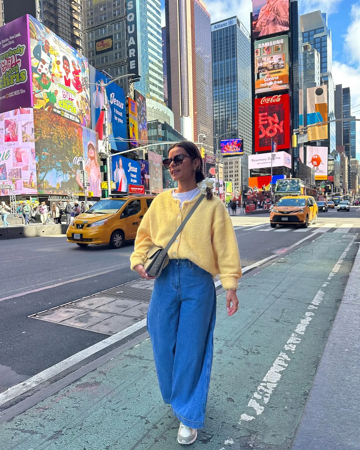 fall travel outfits 2026 Soft Yellow Cardigan And Wide-Leg Denim For Casual Airport Style