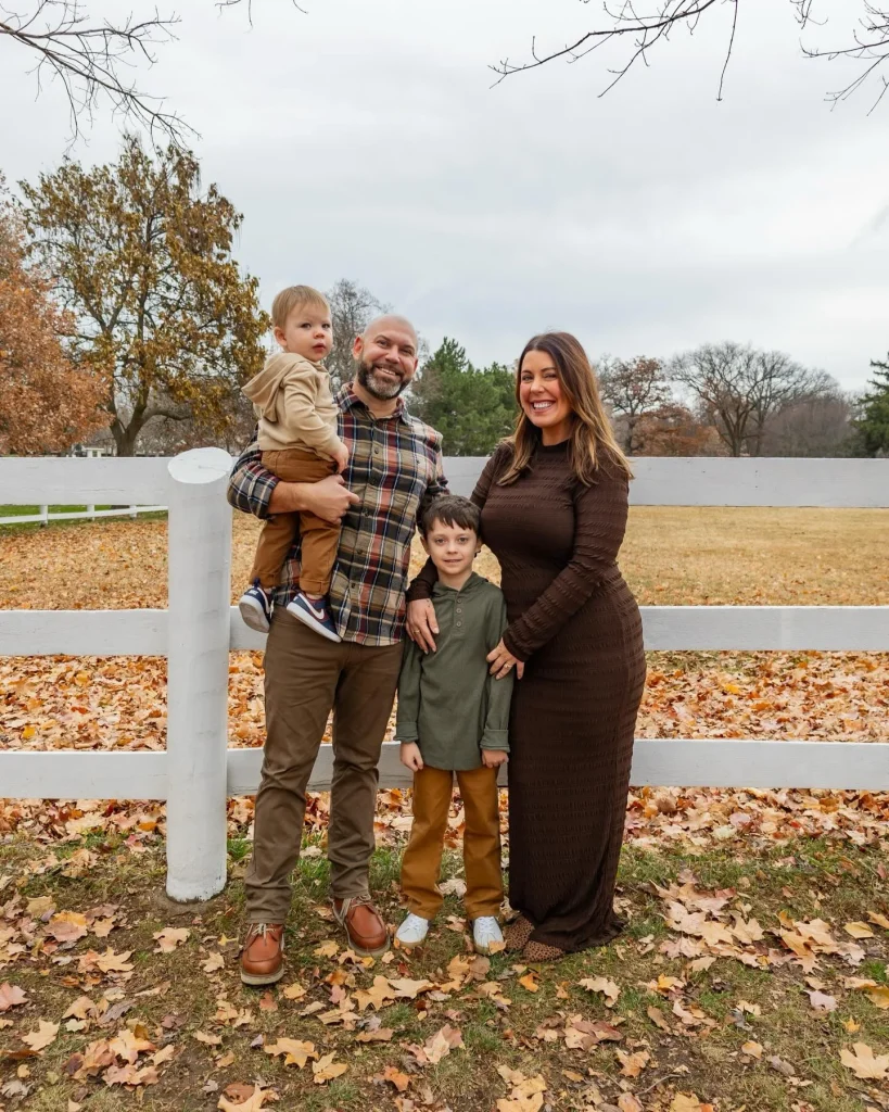 22 Fall Family Picture Outfits 2026: Beautiful Outfit Ideas For Timeless Autumn Photos