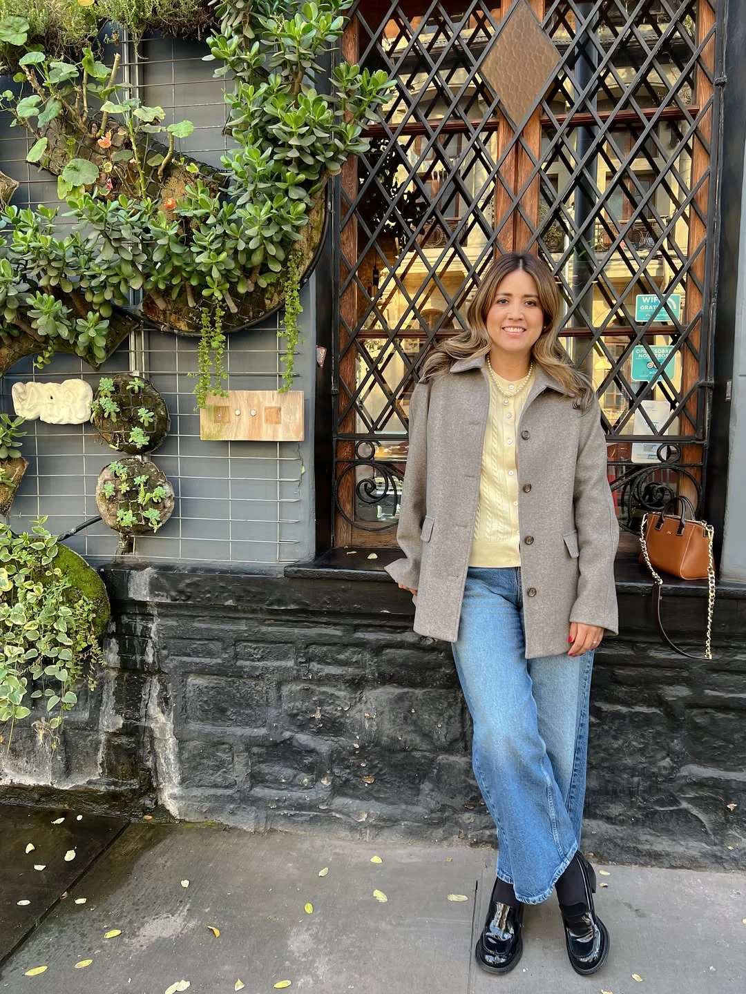 simple fall outfits 2026 Soft Neutrals And Light Denim For Cozy Autumn Days