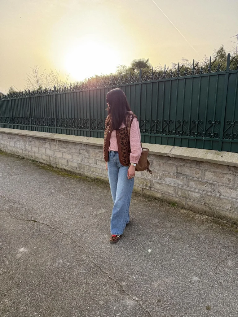 21 Fall Vest Outfits For Women 2026: Chic Layering Ideas To Wear All Season