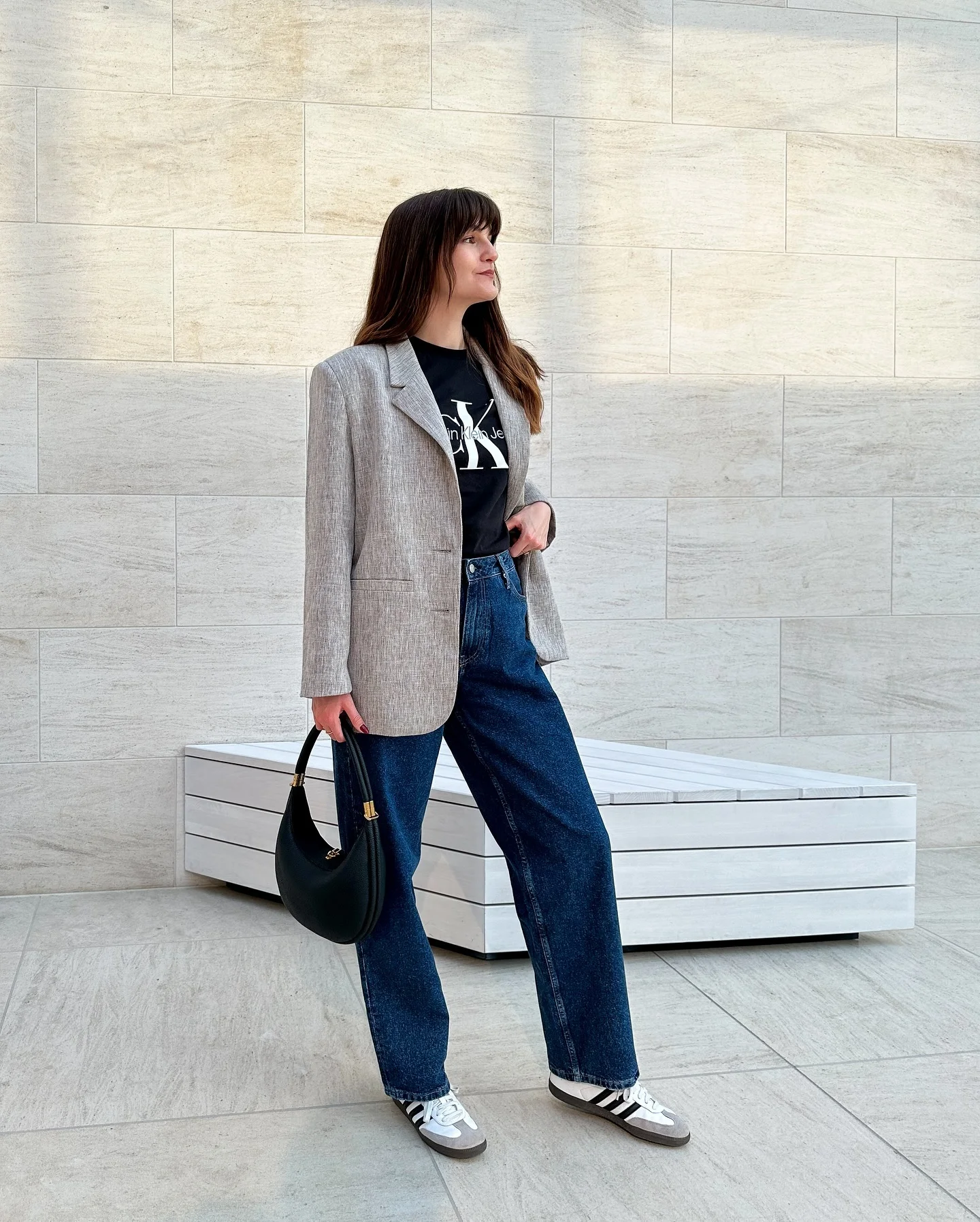 simple fall outfits 2026 Relaxed Blazer And Graphic Tee Weekend Formula