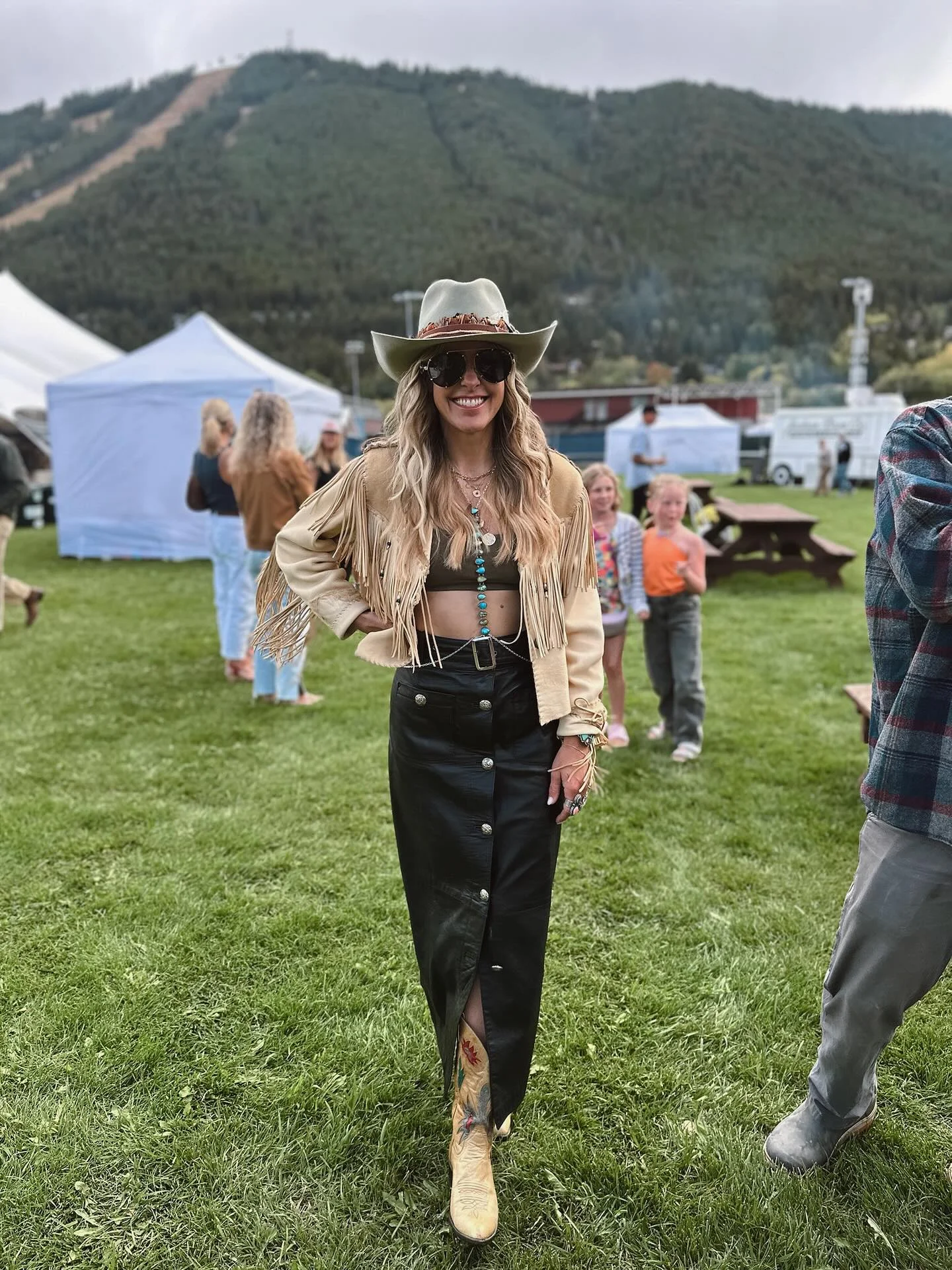 boho chic fall outfits 2026 Western Fringe And Leather Skirts For Contemporary Bohemian Style