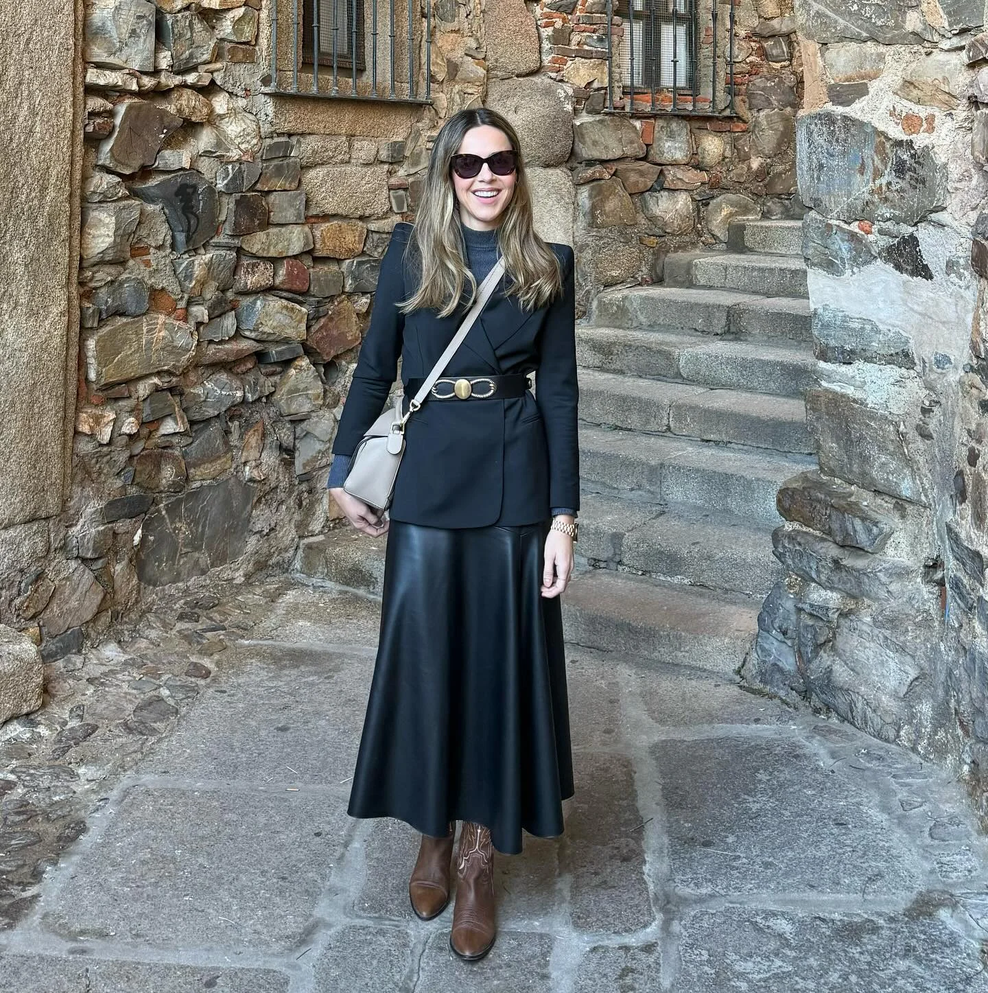 fall going out outfits 2026 Classic Black Blazer With Leather Midi Skirt