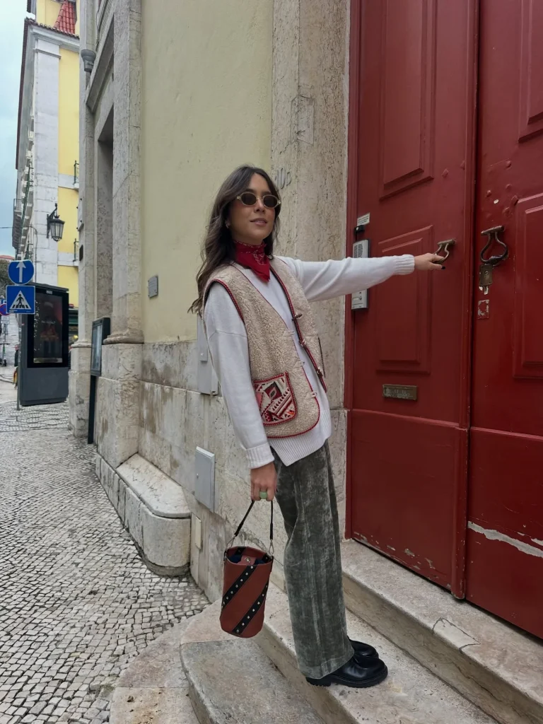21 Fall Vest Outfits For Women 2026: Chic Layering Ideas To Wear All Season