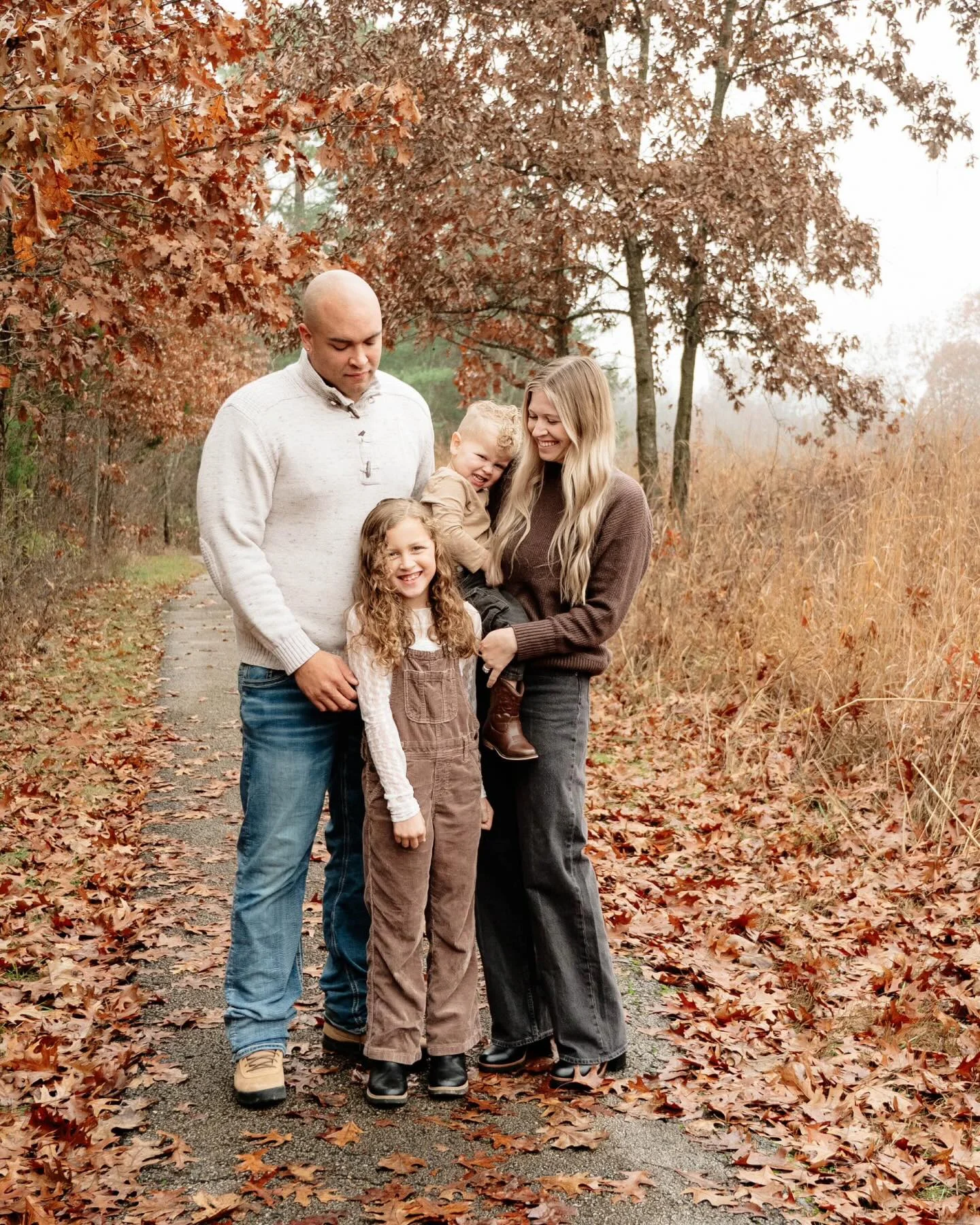 fall family picture outfits 2026 Earthy Brown Layers And Casual Denim For Everyday Elegance
