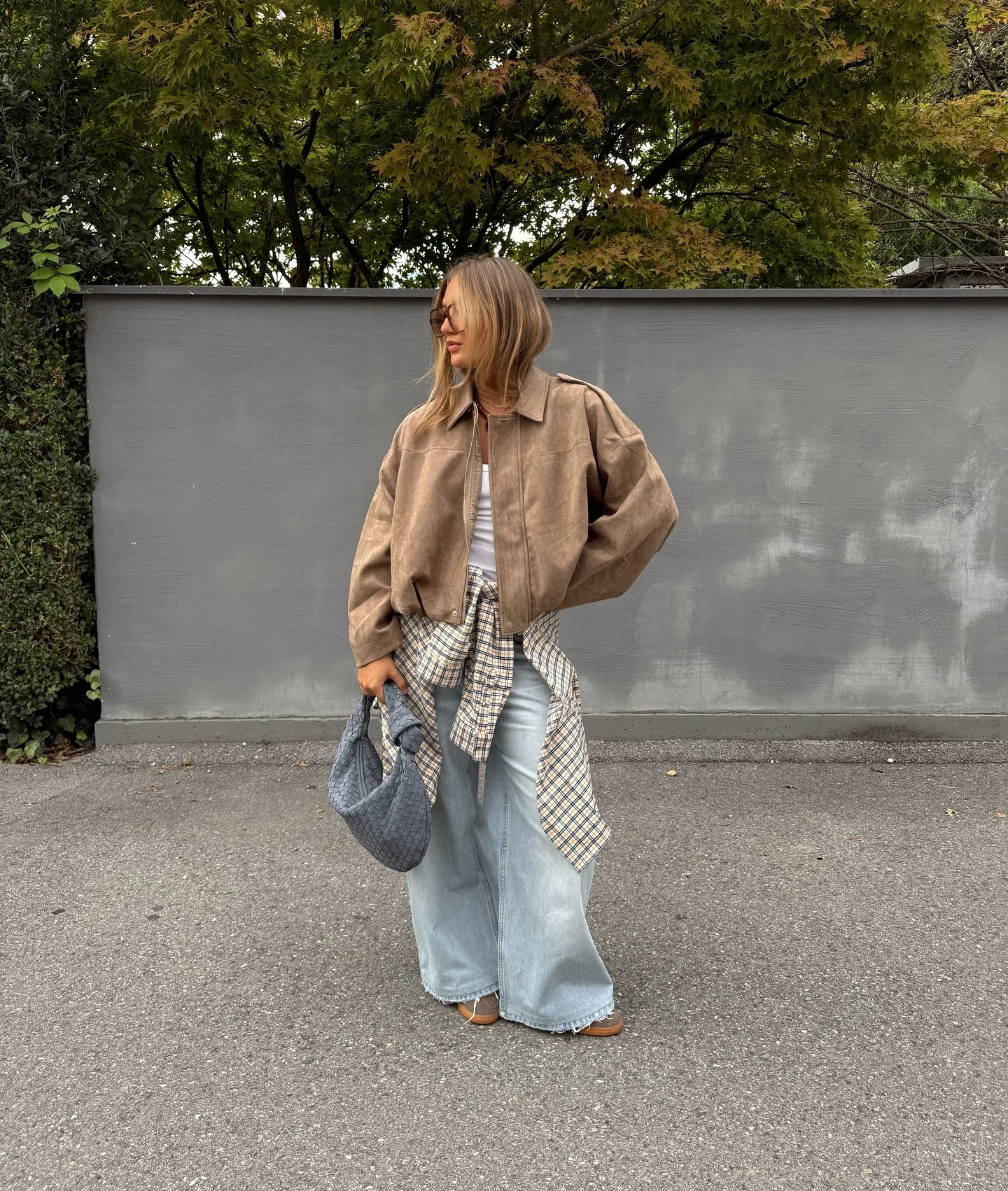 september outfits ideas 2026 Relaxed Suede Layers With Wide-Leg Denim