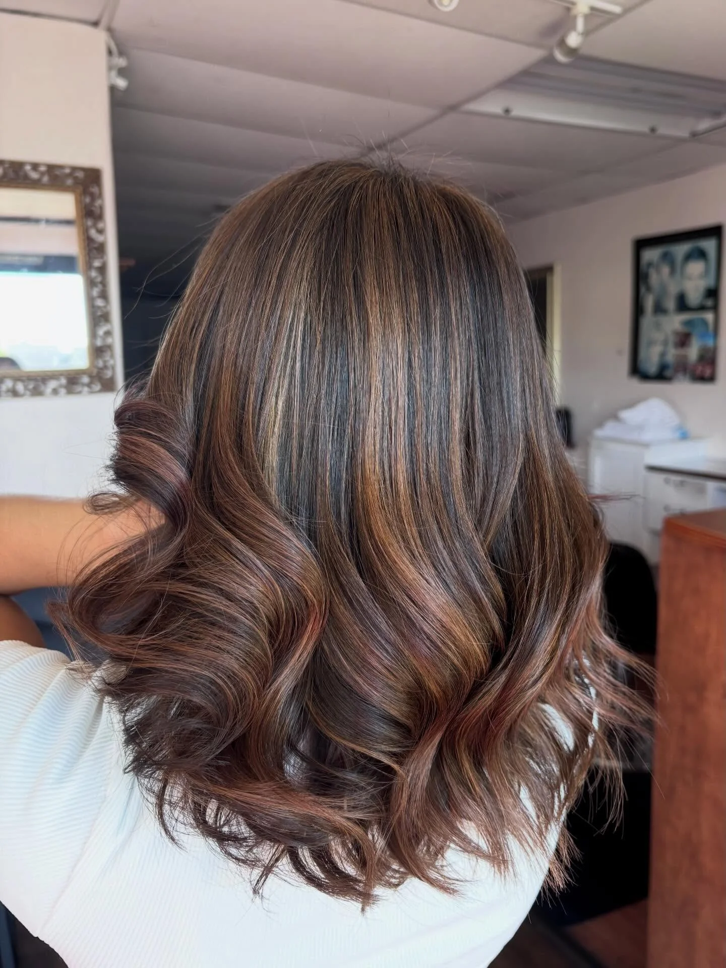 fall hair color ideas 2026 Dimensional Mocha Balayage With Soft Autumn Waves