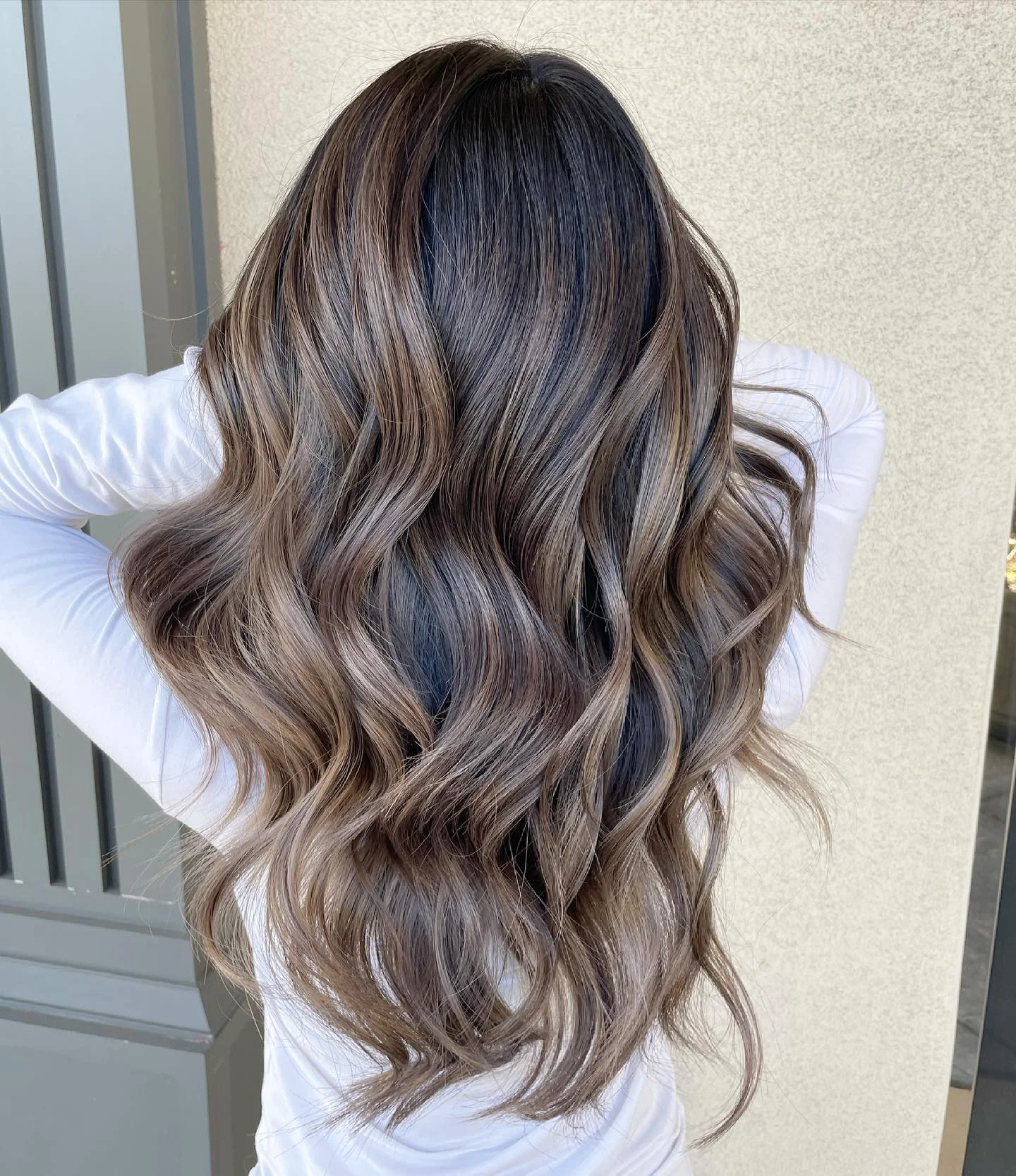 full head babylights blonde on brown hair Smoky Beige Waves With Seamless Blonde Ribbons