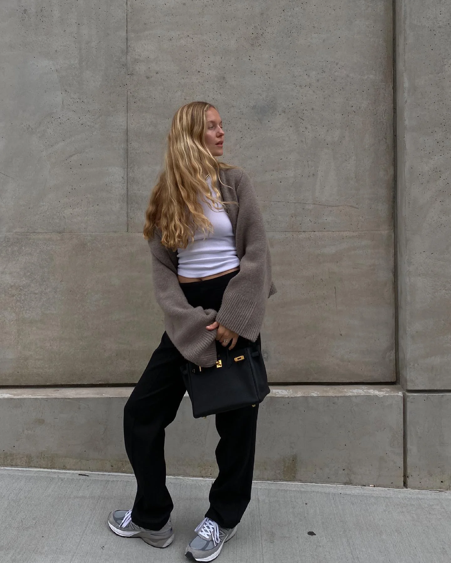 comfy fall outfits 2026 Relaxed Cardigan Styling With Effortless Black Pants