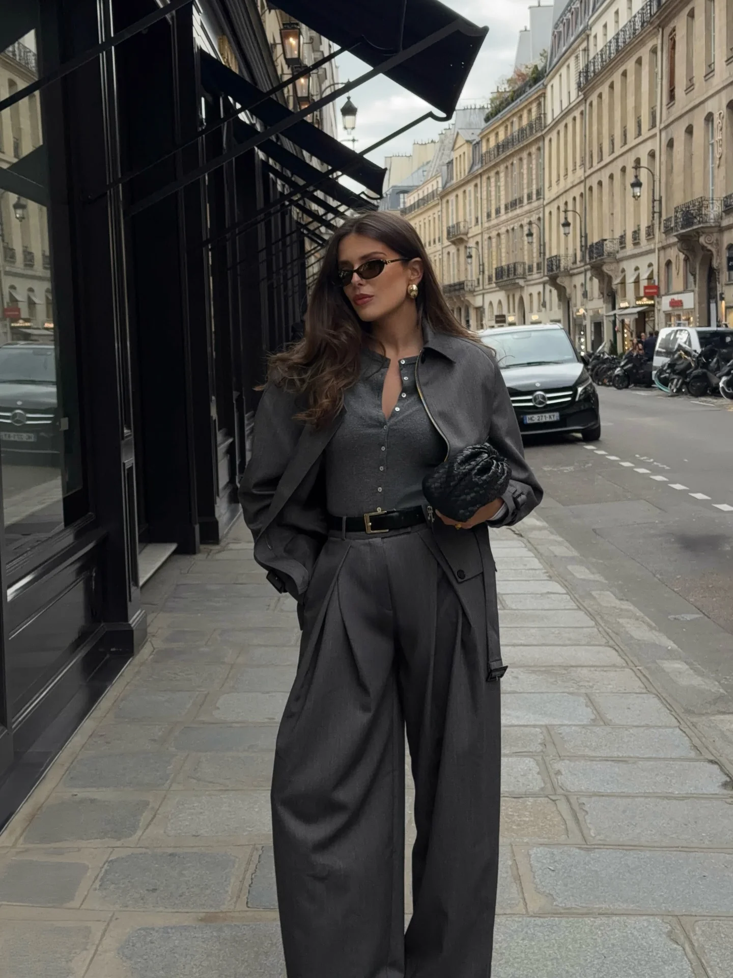fall outfits wide leg trousers 2026 Elegant Charcoal Monochrome For A Modern City Wardrobe