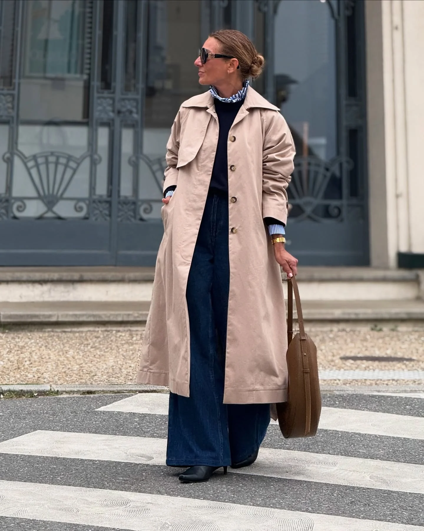 trench coat fall outfits 2026 Minimalist Long Trench With Dark Denim Layers