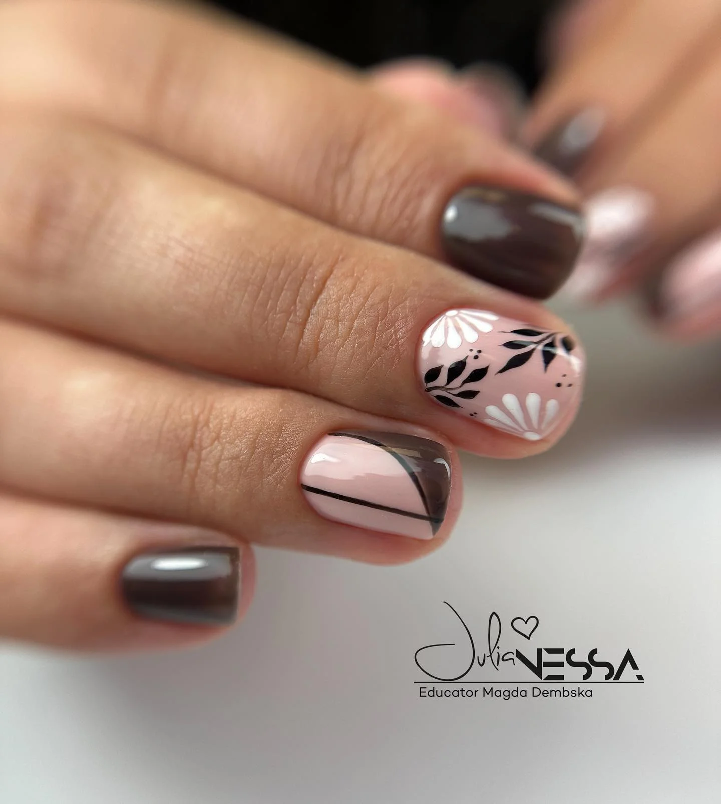 fall nail for all plates skin 2026 Minimal Cocoa Floral Short Nails