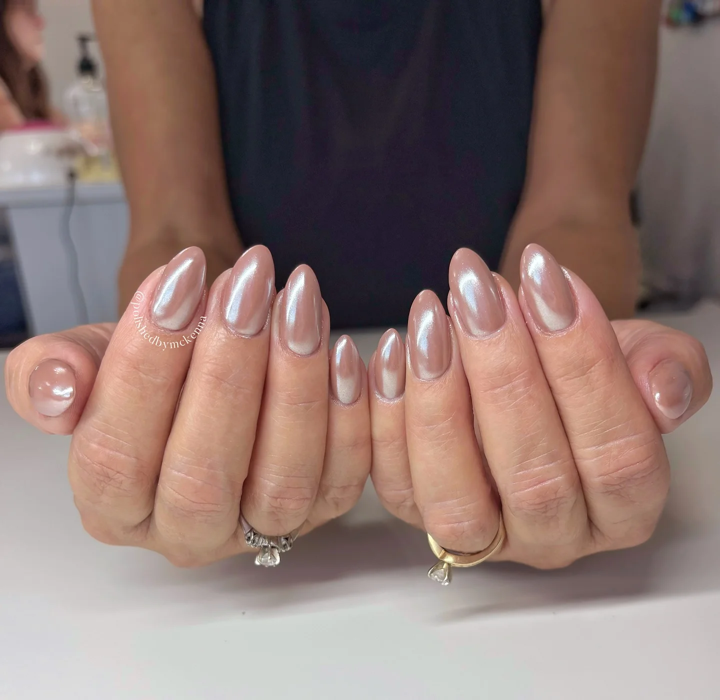 september nails color 2026 Soft Pearl Chrome Nails With Elegant September Glow