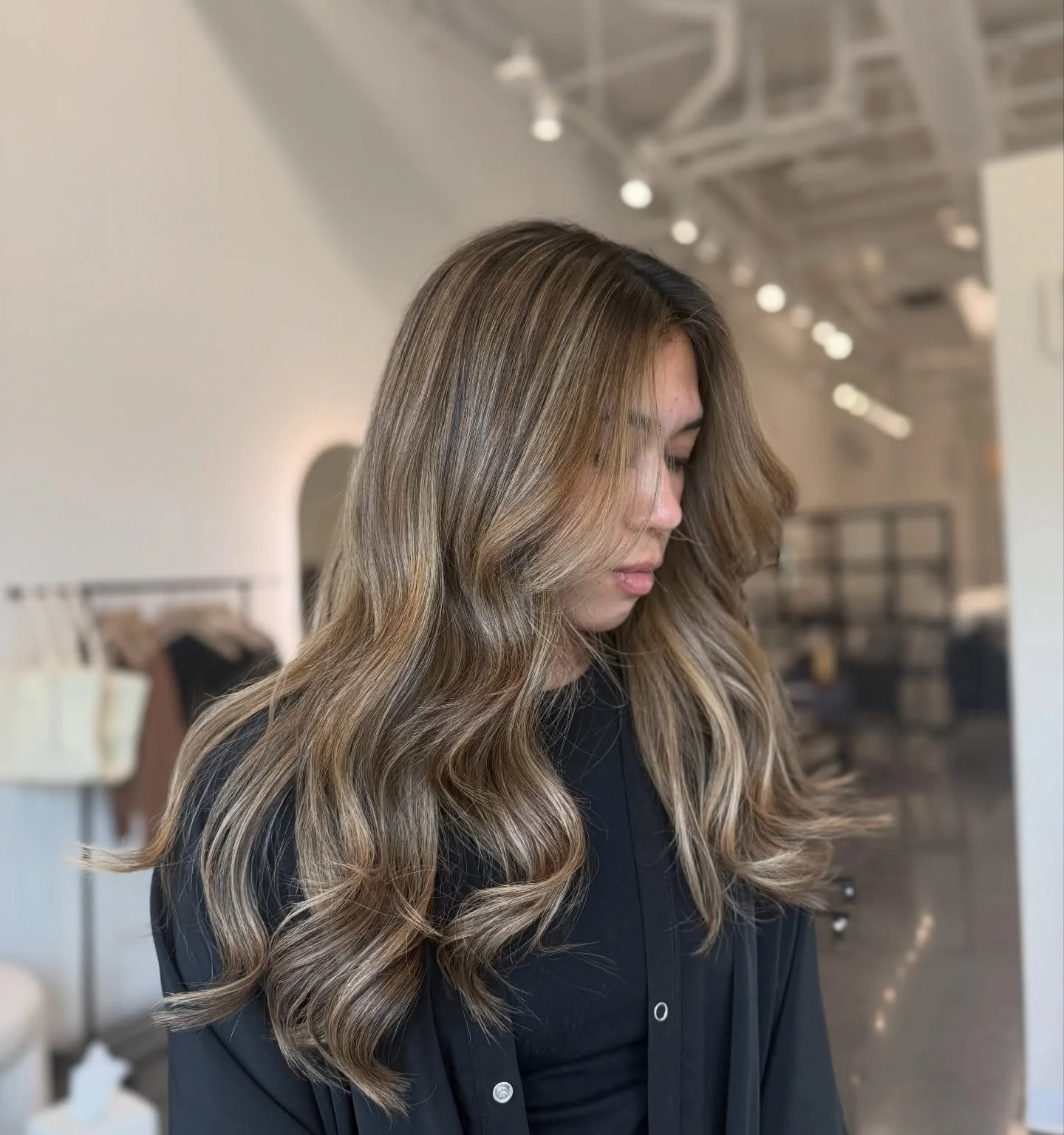 babylights hair ideas Dimensional Mushroom Blonde Babylights With Soft Volume