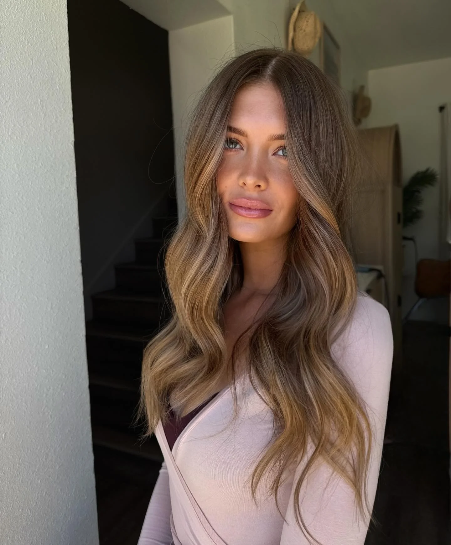 hair lowlights: color ideas and inspiration Neutral Beige Blend With Seamless Lowlight Contrast