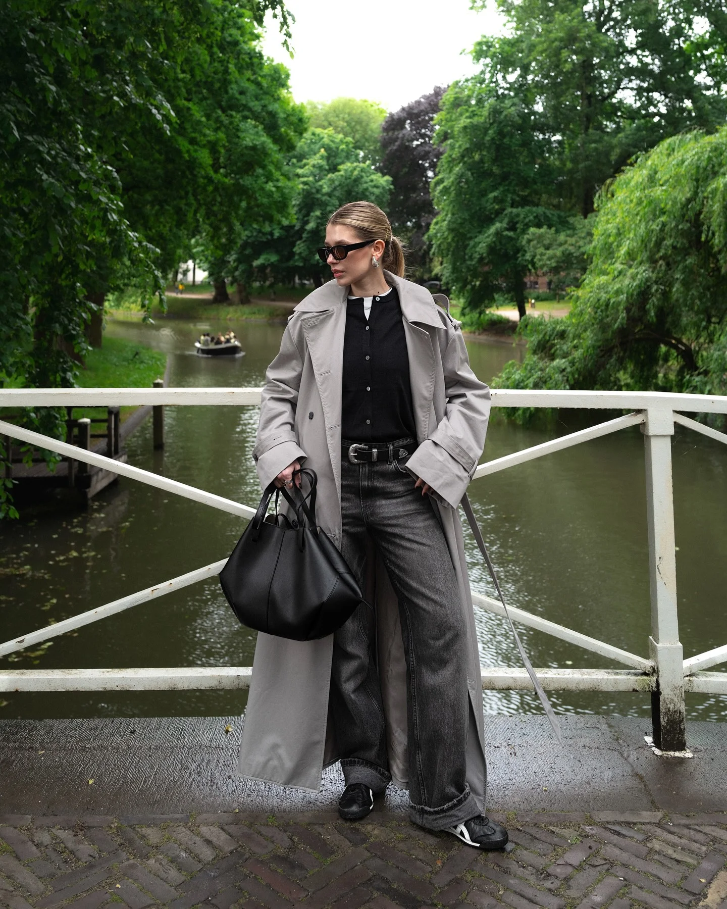 trench coat fall outfits 2026 Grey Trench Styling With Charcoal Wide-Leg Denim