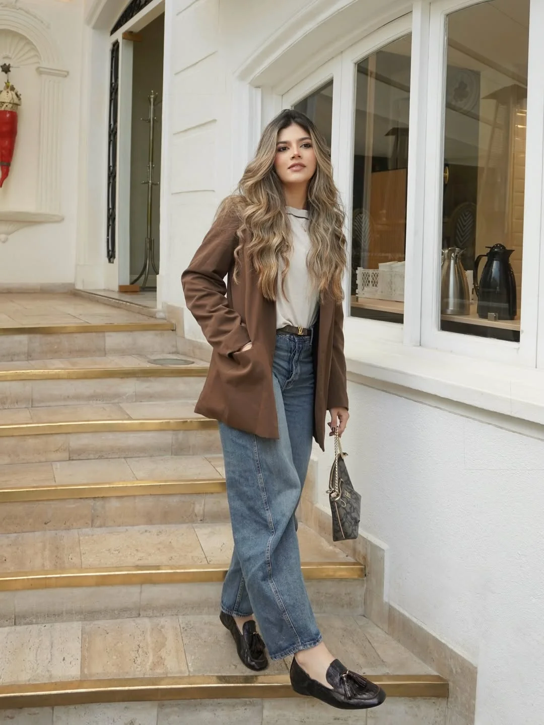 classic fall outfits 2026 Brown Blazer And Denim For Everyday Elegance
