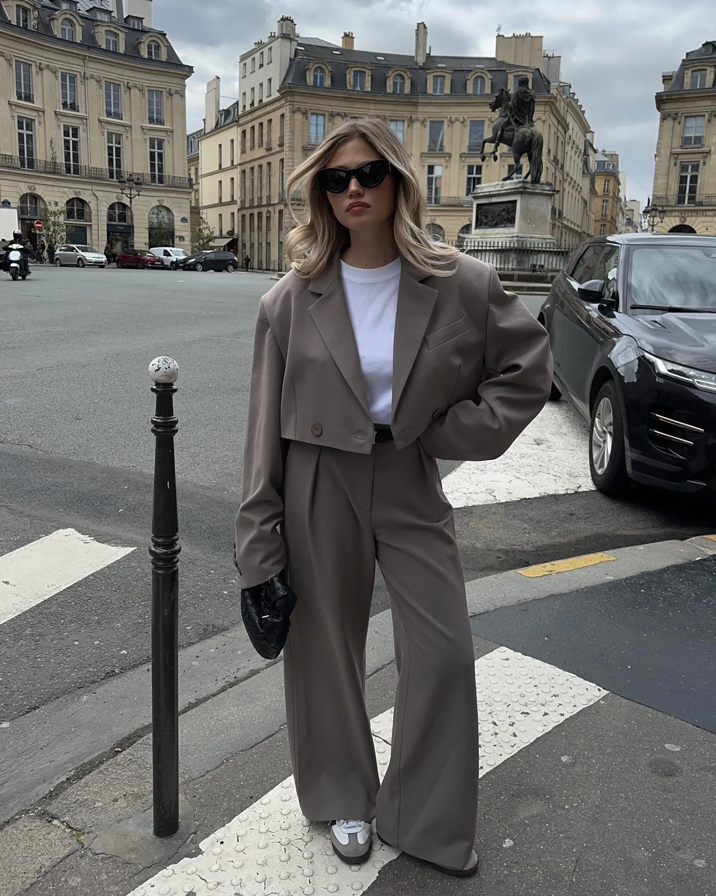 fall outfits wide leg trousers 2026 Cropped Taupe Blazer With Relaxed Tailoring For Everyday Chic