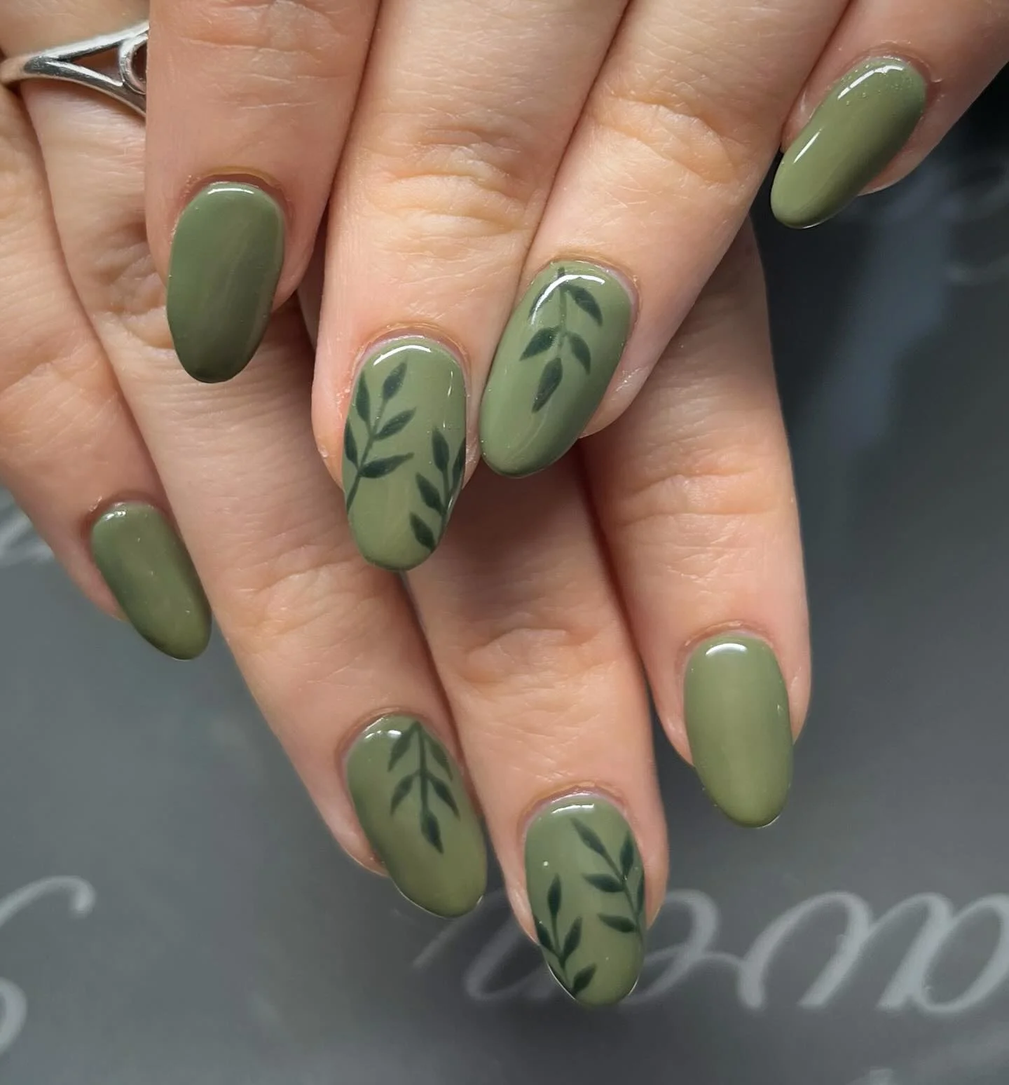 fall manicure 2026 Olive Botanical Nails For A Calm Autumn Mood
